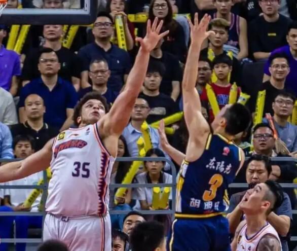 开云体育下载-烟雾弹？媒体人称洛夫顿将缺席沪粤大战 杜锋带队赢球轻松许多